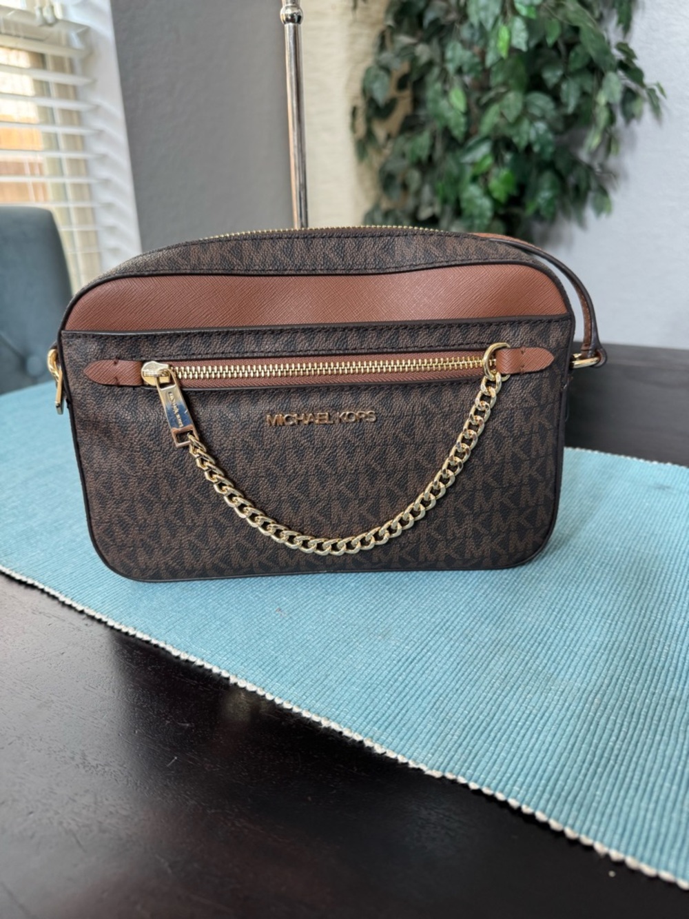 Michael Kors Jet Set Large Logo Crossbody Bag i